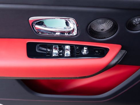 New 2025 Rolls-Royce Cullinan image 19