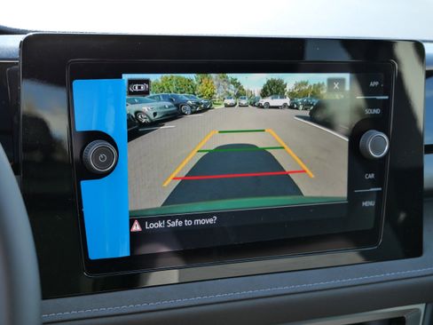 New 2025 Volkswagen Taos SE image 12