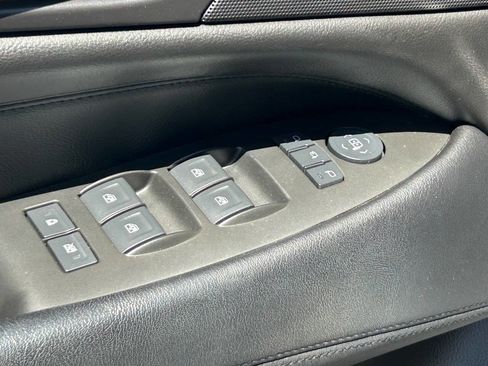 Used 2017 Cadillac Escalade ESV Premium Luxury RWD image 29