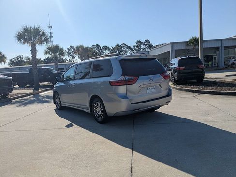 Used 2020 Toyota Sienna XLE FWD image 5