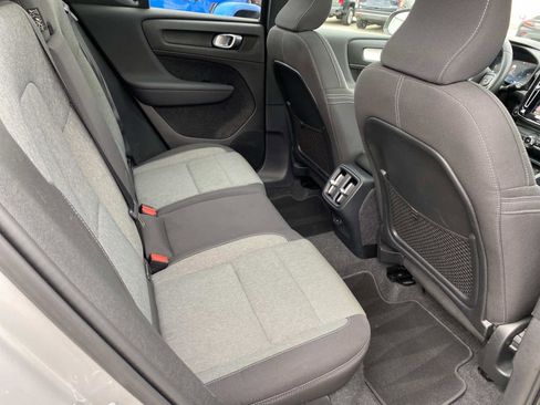 Used 2024 Volvo XC40 B5 Core image 24