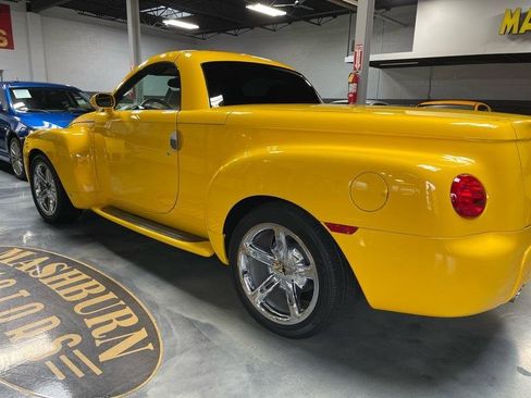 Used 2006 Chevrolet SSR w/ Preferred Equipment Group RWD image 15