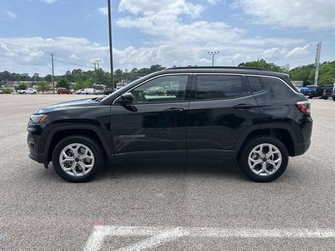 Certified 2025 Jeep Compass Latitude AWD/4WD image 4