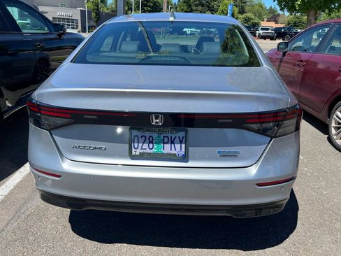 Used 2023 Honda Accord Touring image 5