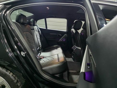 Used 2025 BMW 530i xDrive w/ Premium Package image 18