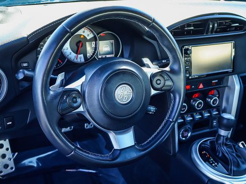 Used 2019 Toyota 86 RWD image 3
