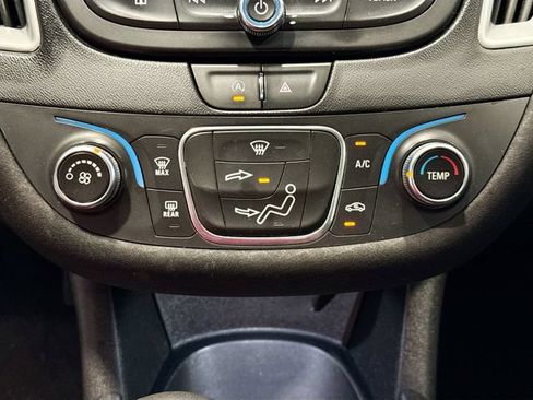 Used 2022 Chevrolet Malibu LS FWD image 15