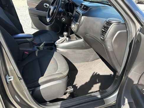 Used 2018 Kia Soul + image 29