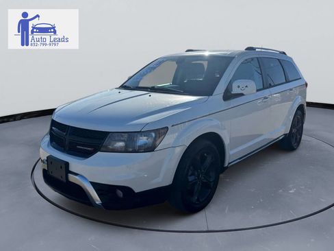 Used 2019 Dodge Journey Crossroad image 3