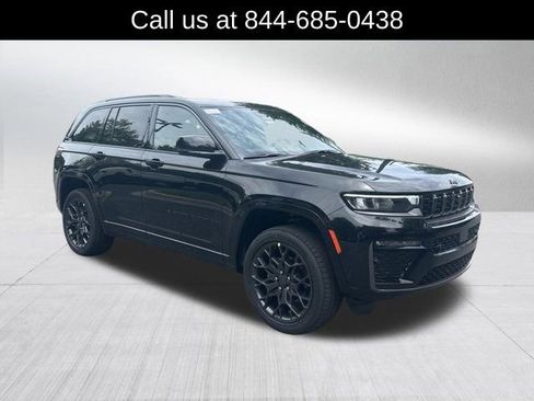 New 2026 Jeep Grand Cherokee Summit AWD/4WD image 3