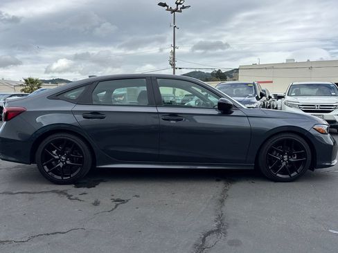 Used 2025 Honda Civic Sport image 8