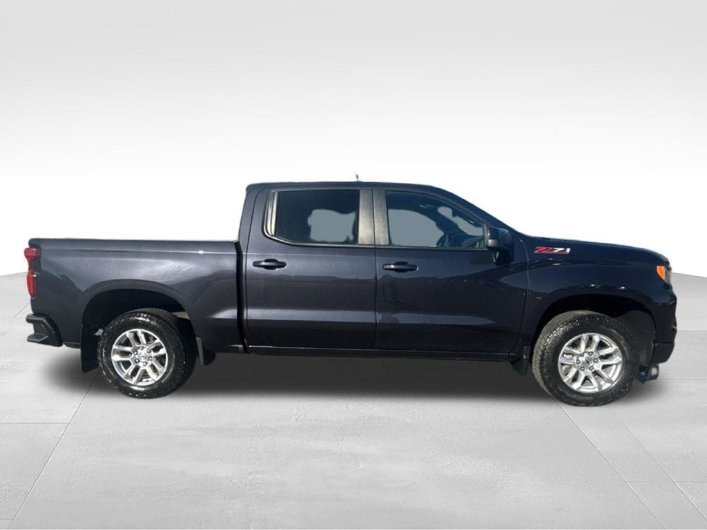Used 2024 Chevrolet Silverado 1500 RST w/ Z71 Off-Road Package AWD/4WD image 2