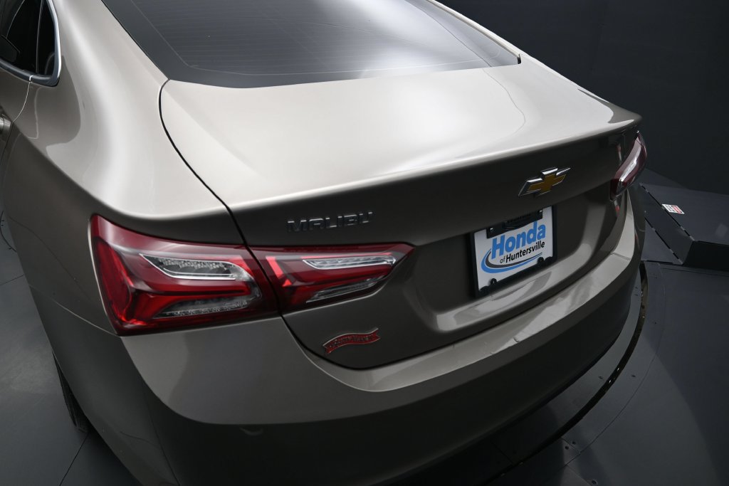 Used 2022 Chevrolet Malibu LT FWD image 16