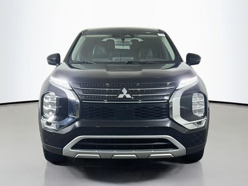 Used 2024 Mitsubishi Outlander SE FWD image 2