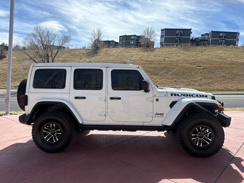 Used 2025 Jeep Wrangler Unlimited Rubicon image 10
