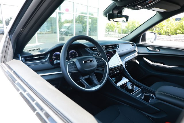 New 2026 Jeep Grand Cherokee Laredo RWD image 25