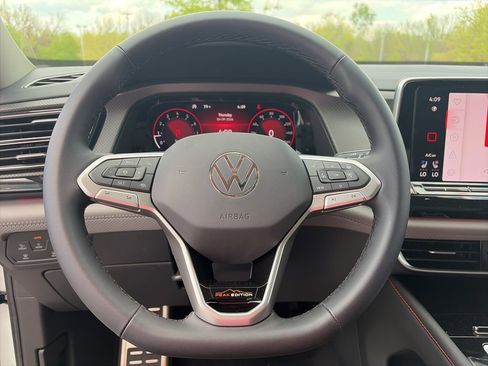 New 2026 Volkswagen Atlas Peak Edition AWD/4WD image 14