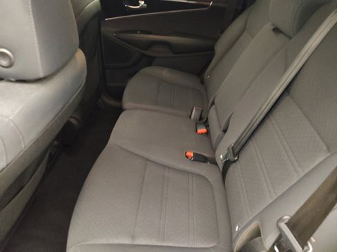 Used 2020 Kia Sorento LX w/ LX I4 Convenience Package FWD image 18