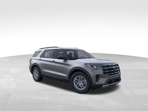 Certified 2026 Ford Explorer Active AWD/4WD image 8