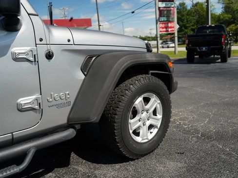 Used 2018 Jeep Wrangler Unlimited Sport AWD/4WD image 18