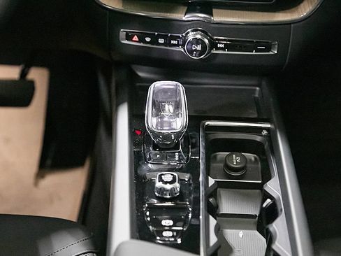 New 2026 Volvo XC60 T8 Plus w/ Climate Package AWD/4WD image 28