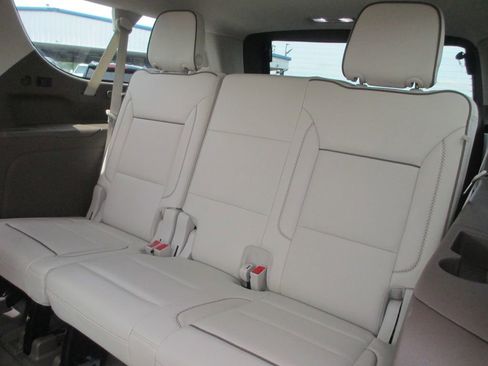 Used 2021 GMC Yukon XL Denali w/ Denali Ultimate Package AWD/4WD image 25