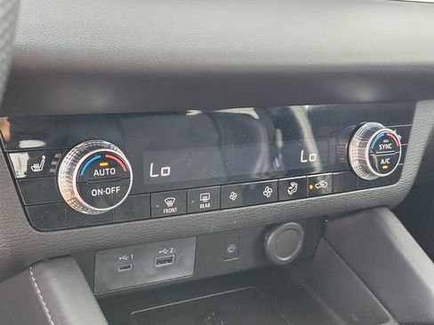 Used 2024 Mitsubishi Outlander SE FWD image 37