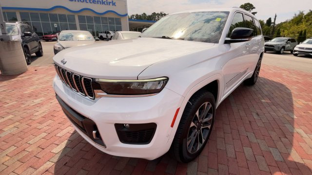 Used 2021 Jeep Grand Cherokee L Overland w/ Luxury Tech Group IV AWD/4WD image 5