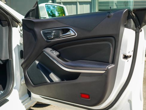 Used 2019 Mercedes-Benz CLA 250 4MATIC image 23