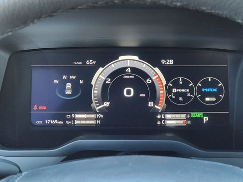 Used 2025 Toyota Tundra Limited AWD/4WD image 20