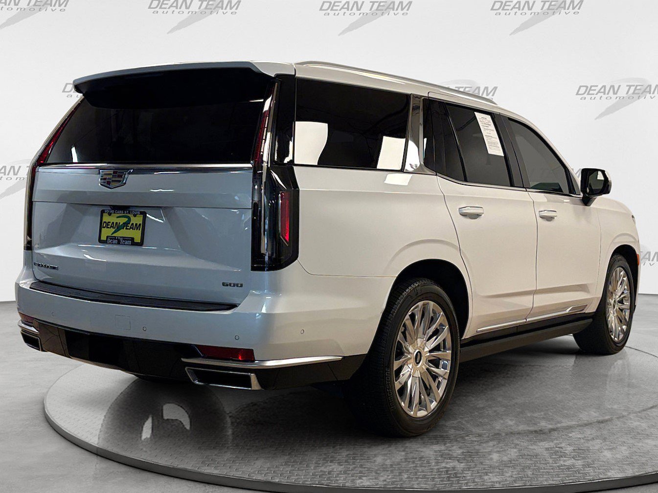 Used 2023 Cadillac Escalade Premium Luxury w/ Performance Package AWD/4WD image 4