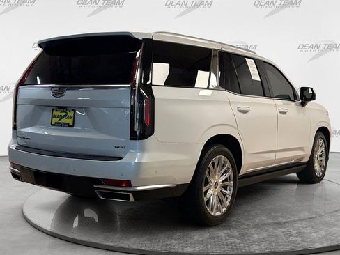 Used 2023 Cadillac Escalade Premium Luxury w/ Performance Package AWD/4WD image 4