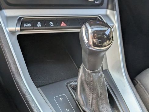 Used 2020 Audi Q3 2.0T Premium image 21