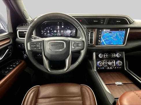 Certified 2023 GMC Yukon XL Denali Ultimate AWD/4WD image 6