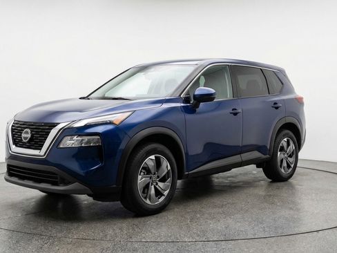 Used 2025 Nissan Rogue SV FWD image 3