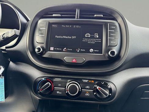 Used 2023 Kia Soul LX w/ LX Technology Package image 18