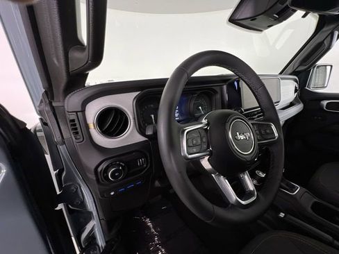 Used 2025 Jeep Wrangler Unlimited Sahara w/ Safety Group AWD/4WD image 10