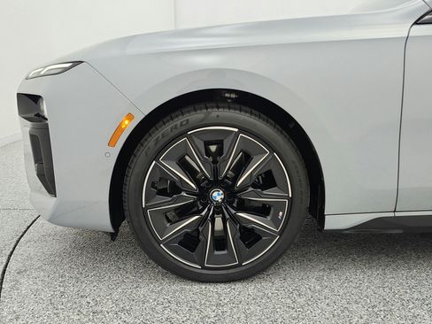Used 2023 BMW 740i RWD image 16