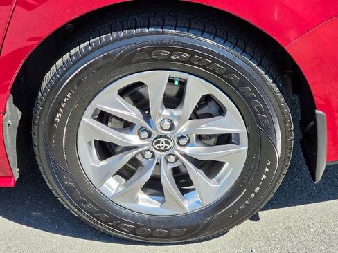 Used 2023 Toyota Sienna XLE w/ XLE Plus Package AWD/4WD image 15