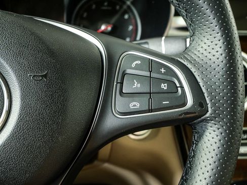 Used 2018 Mercedes-Benz GLC 300 image 11