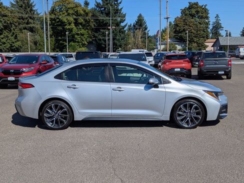 Used 2022 Toyota Corolla SE image 6
