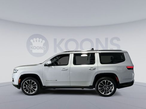 Used 2022 Jeep Wagoneer Series III w/ Premium Group I image 13