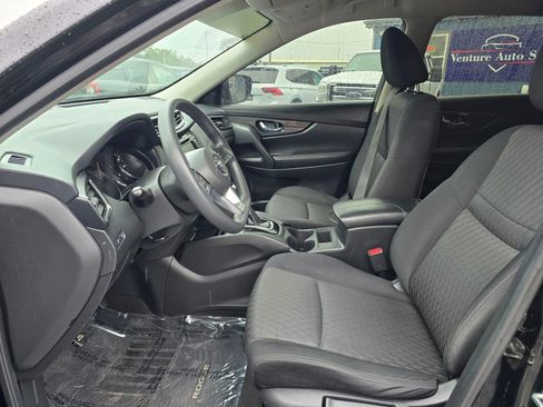 Used 2018 Nissan Rogue S AWD/4WD image 19