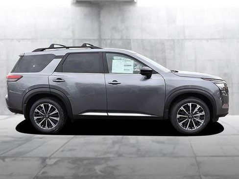 New 2026 Nissan Pathfinder Platinum image 5