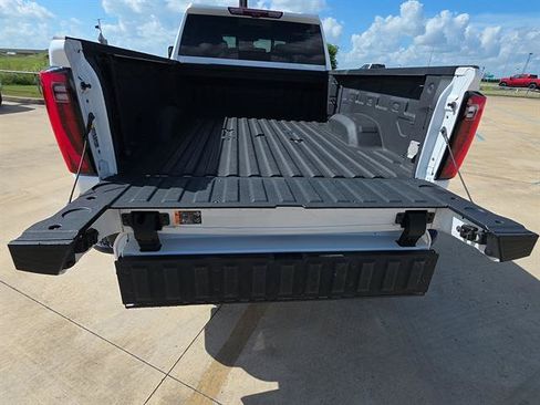 Used 2024 GMC Sierra 2500 Denali Ultimate w/ Max Trailering Package AWD/4WD image 10