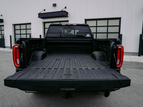 Used 2023 GMC Sierra 2500 Denali w/ Denali Black Diamond Edition image 8