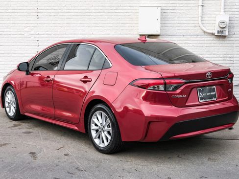 Used 2020 Toyota Corolla XLE image 10
