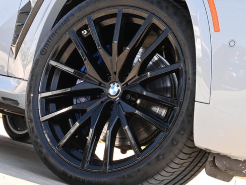 Certified 2024 BMW X5 xDrive40i w/ M Sport Package image 9