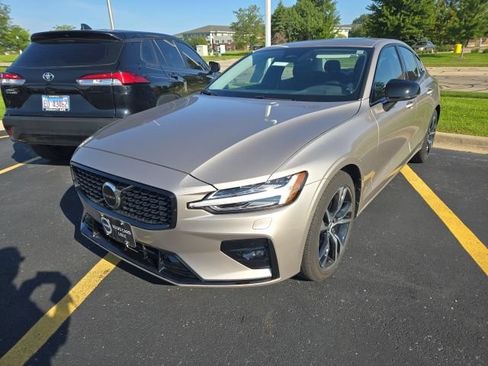 Used 2024 Volvo S60 B5 Core w/ Climate Package AWD/4WD image 3