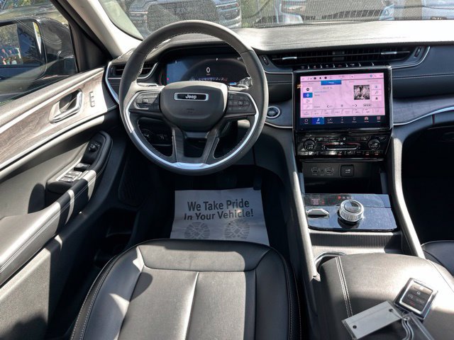 Used 2024 Jeep Grand Cherokee Limited AWD/4WD image 31